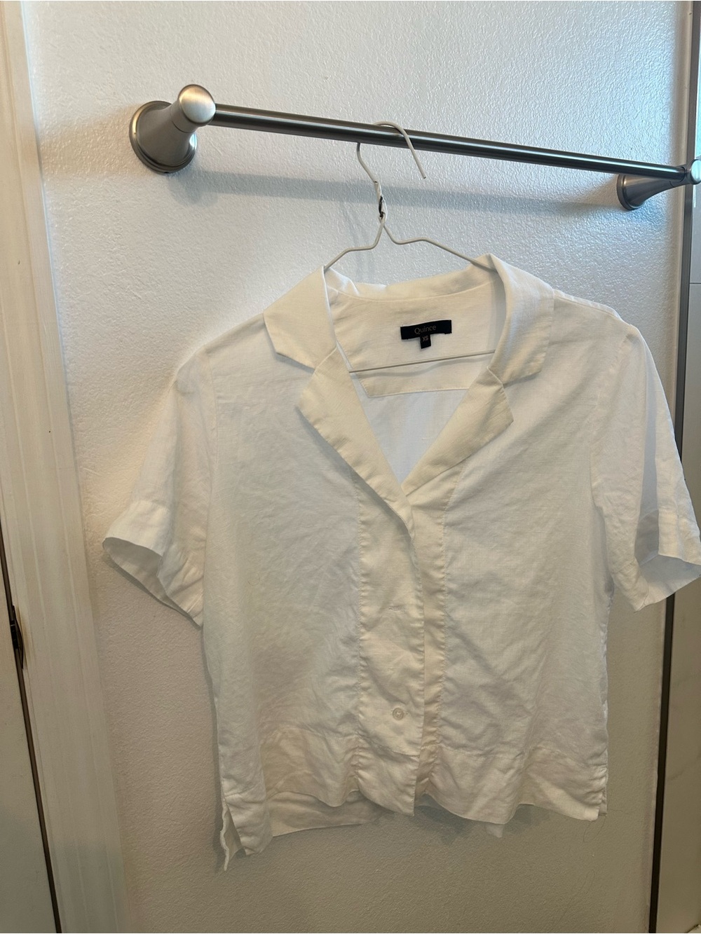 Quince White Short-Sleeve Open Collar Button-Front Blouse